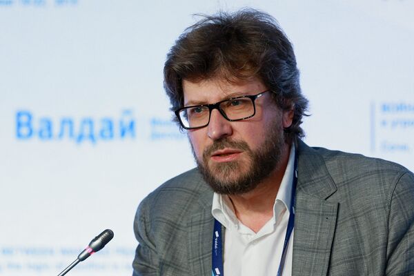 Главный редактор журнала Россия в глобальной политике Федор Лукьянов. Архивное фото Главный редактор журнала Россия в глобальной политике Федор Лукьянов. Архивное фото - Sputnik Азербайджан