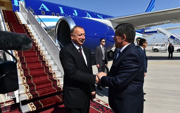 Ильхам Алиев прибыл с визитом в Кыргызстан - Sputnik Азербайджан
