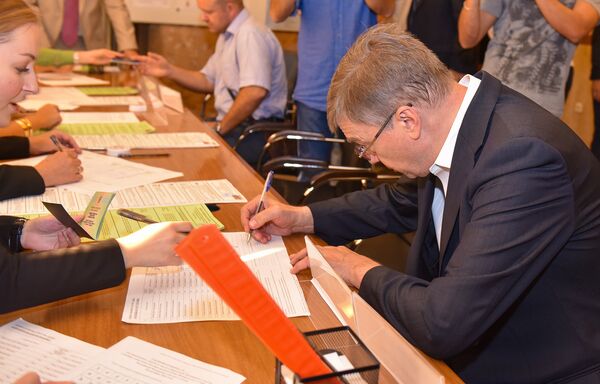 Выборы в Государственную Думу Российской Федерации в посольстве России в Азербайджане - Sputnik Азербайджан