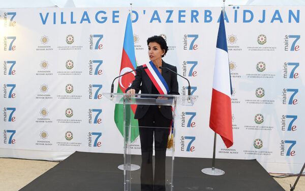 Рашида Дати на церемонии открытия - Sputnik Азербайджан