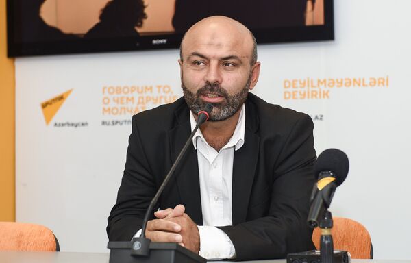 Teoloq Hacı Adil Hüseynoğlu Teoloq Hacı Adil Hüseynoğlu - Sputnik Azərbaycan