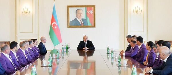 Ильхам Алиев встретился со спортсменами, участвовавшими в XV летних Паралимпийских играх - Sputnik Азербайджан