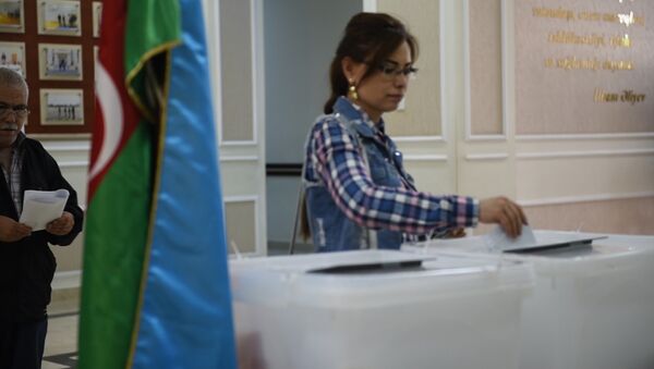 Референдум в Азербайджане проходит прозрачно - Sputnik Азербайджан