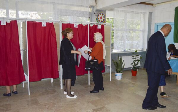 Процесс голосования на 73 избирательном участке в Лянкяране - Sputnik Азербайджан