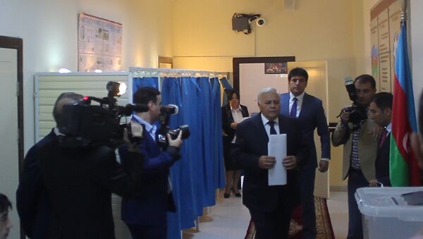 Спикер Милли Меджлиса голосует и верит в успех референдума - Sputnik Азербайджан