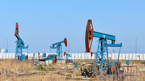 Нефтяные насосы в Баку - Sputnik Азербайджан