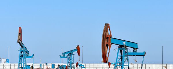Нефтяные насосы в Баку - Sputnik Азербайджан