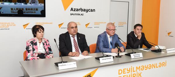 Видеомост Москва-Пекин-Баку-Кишинев в Международном пресс-центре Sputnik на тему: Лучшие университеты России: выбери свой Видеомост Москва-Пекин-Баку-Кишинев в Международном пресс-центре Sputnik на тему: Лучшие университеты России: выбери свой - Sputnik Азербайджан