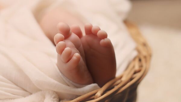 Новорожденный ребенок, архивное фото - Sputnik Азербайджан