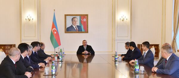 Ильхам Алиев принял участников проходящего в Баку заседания Совета руководителей органов безопасности и спецслужб государств–участников СНГ Ильхам Алиев принял участников проходящего в Баку заседания Совета руководителей органов безопасности и спецслужб государств–участников СНГ - Sputnik Азербайджан