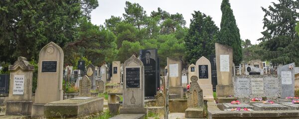 Кладбище в Баку Кладбище в Баку - Sputnik Азербайджан