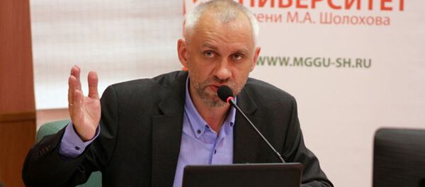 Владимир Шаповалов, политолог, заместитель директора Института истории и политики Московского Педагогического Государственного Университета - Sputnik Азербайджан