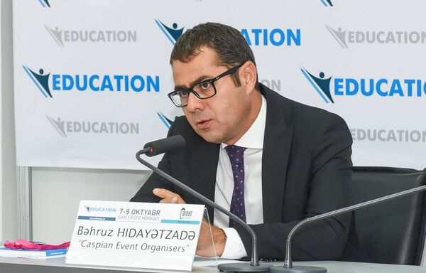 По словам Бахруза Идаятзаде, на выставке также будут представлены вакансии в ведущих компаниях Азербайджана По словам Бахруза Идаятзаде, на выставке также будут представлены вакансии в ведущих компаниях Азербайджана - Sputnik Азербайджан