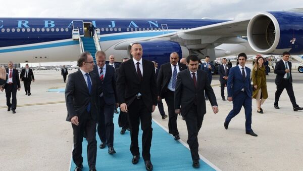 Президент Азербайджана Ильхам Алиев прибыл с рабочим визитом в Турцию - Sputnik Азербайджан