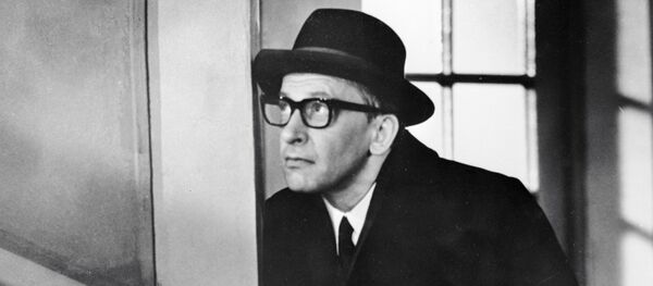 Актер Евгений Евстигнеев в роли профессора Плейшнера Актер Евгений Евстигнеев в роли профессора Плейшнера - Sputnik Азербайджан