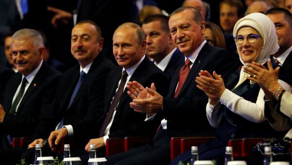 Президент Ильхам Алиев среди участников XXIII Всемирного энергетического конгресса, Стамбул, 10 октября 2016 года - Sputnik Азербайджан