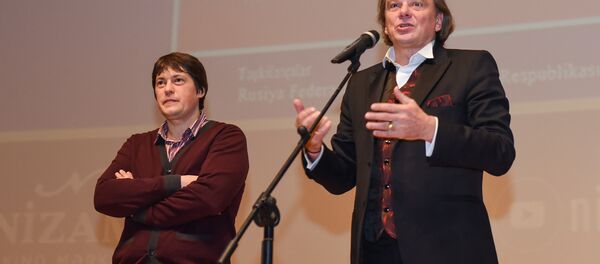 Дни кино открывали российский режиссер Юрий Васильев и директор продюсерского центра Кинофест Сергей Брагин. Дни кино открывали российский режиссер Юрий Васильев и директор продюсерского центра Кинофест Сергей Брагин. - Sputnik Азербайджан