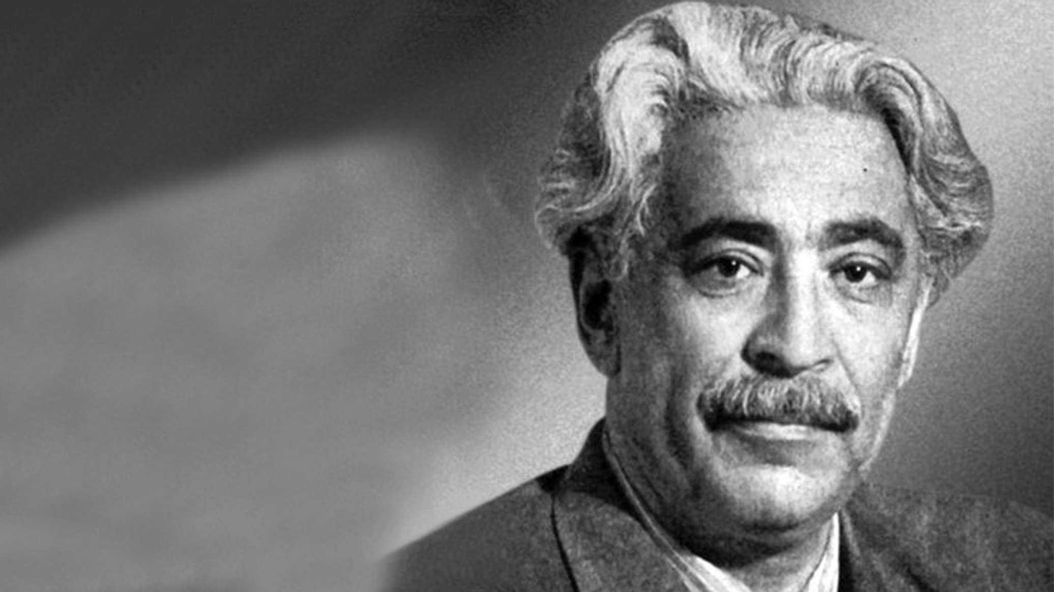 "Səməd Vurğun ədəbiyyat-xalq birliyinin bayraqdarına çevrilib" -  14.10.2016, Sputnik Azərbaycan