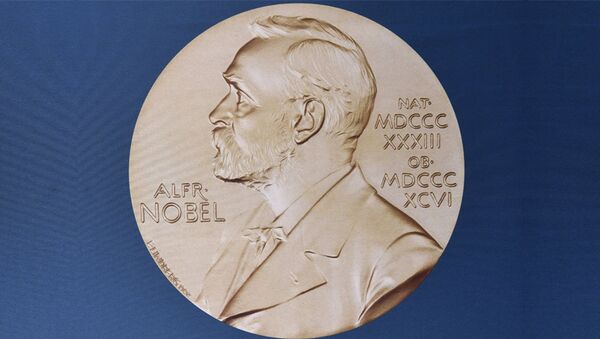 Медаль, вручаемая лауреату Нобелевской премии - Sputnik Азербайджан