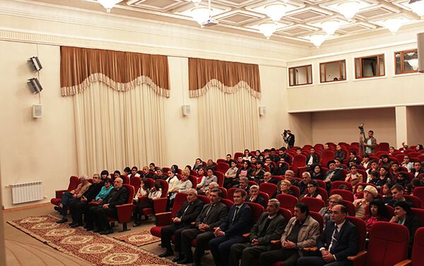 В Ташкенте состоялась презентация кинокомедии Бахт узуйу, дублированный на узбекский язык. - Sputnik Азербайджан