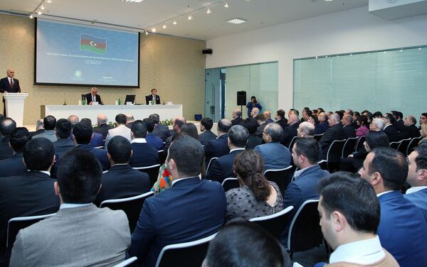 В Бакинском бизнес-центре 19 октября с участием 150 компаний-экспортеров прошла конференция Ненефтяной экспорт: сегодняшние вызовы и новые возможности - Sputnik Азербайджан