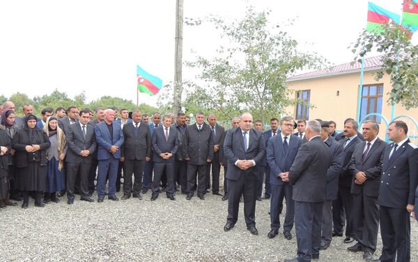 Глава МЭПР, руководитель исполнительной власти Лачинского района, а также местные жители - Sputnik Азербайджан