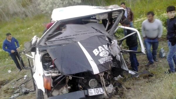 Микроавтобус Ford после аварии - Sputnik Азербайджан