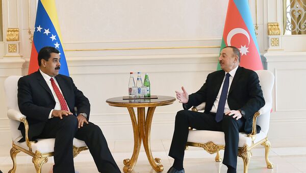Президент Азербайджана Ильхам Алиев и его венесуэльский коллега Николас Мадуро - Sputnik Азербайджан