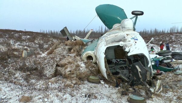 Кадры разбитого вертолета Ми-8 авиакомпании Сокол - Sputnik Азербайджан