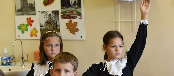 1 сентября в Православной Свято-Петровской школе в Москве - Sputnik Азербайджан