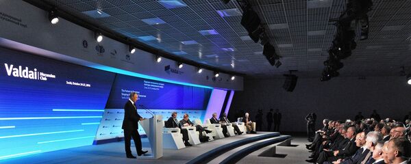 Президент РФ В. Путин принимает участие в XIII ежегодном заседании Международного дискуссионного клуба Валдай Президент РФ В. Путин принимает участие в XIII ежегодном заседании Международного дискуссионного клуба Валдай - Sputnik Азербайджан
