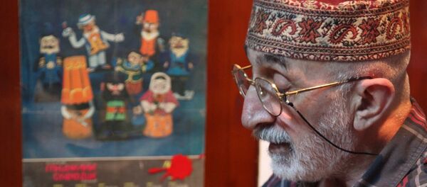Заслуженный работник культуры Азербайджана, режиссер, художник-постановщик Эльчин Ахундов - Sputnik Азербайджан