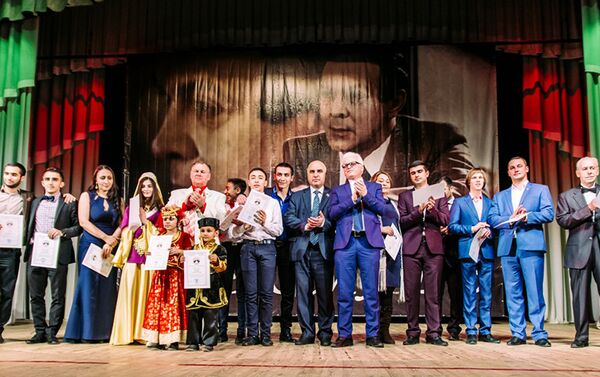 Nijni Novqorodda Müslüm Maqomayevin xatirəsinə həsr olunmuş konsert keçirilib - Sputnik Azərbaycan
