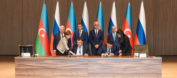 Подписание двусторонних соглашений на VII азербайджано-российском межрегиональном форуме в Баку - Sputnik Азербайджан