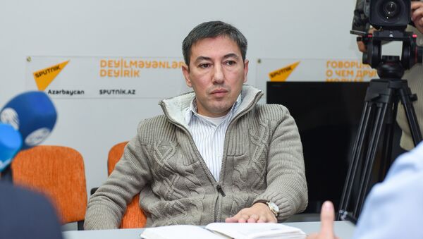 Политолог Ильгар Велизаде в Мультимедийном пресс-центре Sputnik Азербайджан - Sputnik Азербайджан