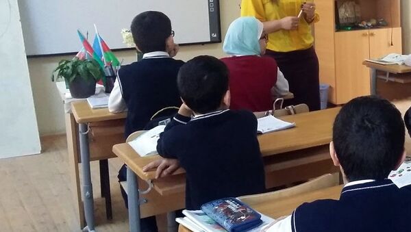 Учебный процесс в общеобразовательной школе, фото из архива - Sputnik Азербайджан