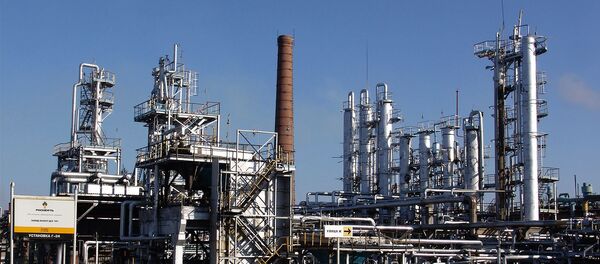 Кременчугский нефтеперерабатывающий завод - Sputnik Азербайджан