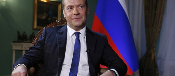 Интервью премьер-министра РФ Д. Медведева ведущей программы Новости Второго телеканала Израиля - Sputnik Азербайджан
