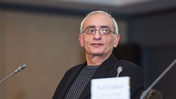 Армянский общественный деятель Ваге Аветян в Баку, 8 ноября 2016 года - Sputnik Азербайджан
