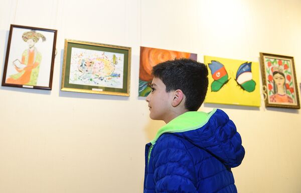 Выставка Узбекистан глазами азербайджанских детей - Sputnik Азербайджан