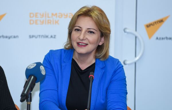 Журналист Эльнара Мамедова в Мультимедийном пресс-центре Sputnik Азербайджан - Sputnik Азербайджан