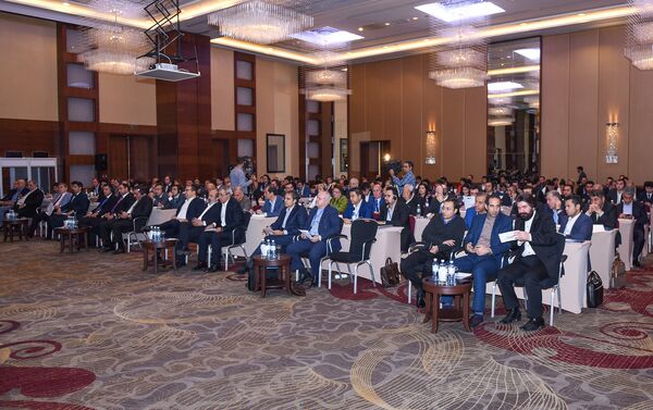 В Баку прошла конференция на тему Инвестиционные возможности Азербайджана и Ирана - Sputnik Азербайджан