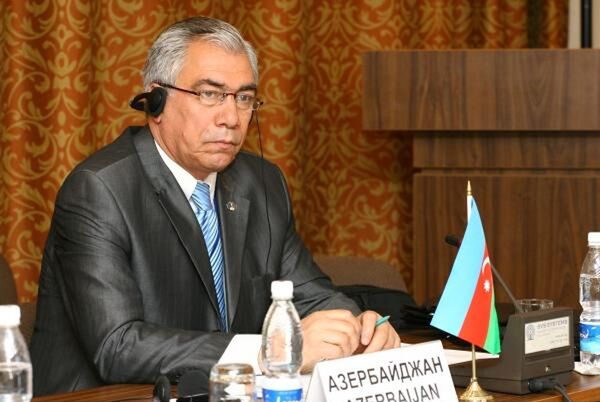 Грузы идут мимо нас, или Как получать выгоду от маршрута Баку-Тбилиси-Карс Грузы идут мимо нас, или Как получать выгоду от маршрута Баку-Тбилиси-Карс - Sputnik Азербайджан