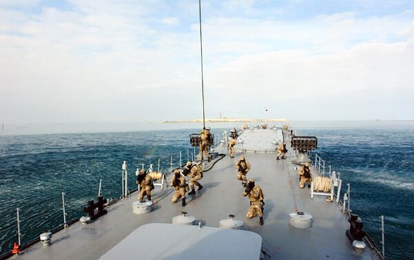 Корабли и катера ВМС АР участвуют в крупномасштабных учениях на Каспии - Sputnik Азербайджан