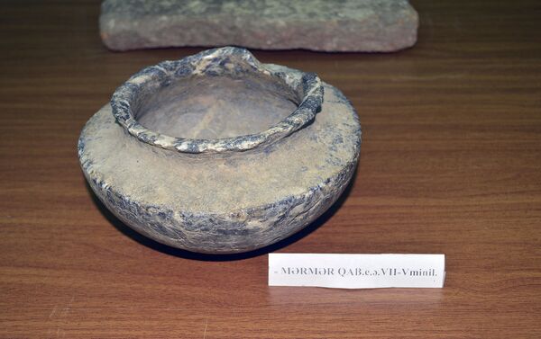 Посудина из мрамора, принадлежащая VII-V тысячилетию до нашей эры - Sputnik Азербайджан