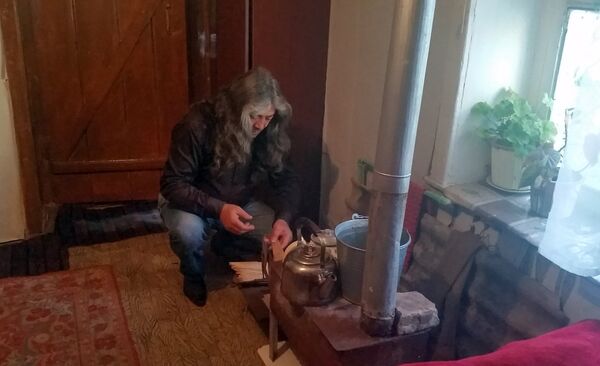 Гумбатов живет бедно. В качестве пособия по инвалидности получает 120 манатов Гумбатов живет бедно. В качестве пособия по инвалидности получает 120 манатов - Sputnik Азербайджан