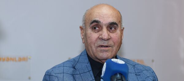 Политолог Расим Агаев в Мультимедийном пресс-центре Sputnik Азербайджан Политолог Расим Агаев в Мультимедийном пресс-центре Sputnik Азербайджан - Sputnik Азербайджан