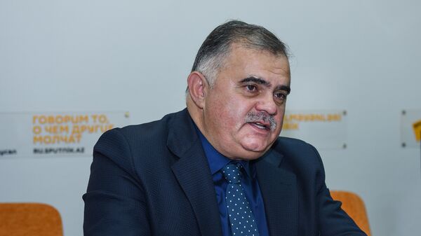 Политолог Арзу Нагиев в Мультимедийном пресс-центре Sputnik Азербайджан - Sputnik Azərbaycan