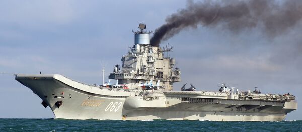 Тяжелый авианесущий крейсер Адмирал Флота Советского Союза Кузнецов, фото из архива Тяжелый авианесущий крейсер Адмирал Флота Советского Союза Кузнецов, фото из архива - Sputnik Азербайджан