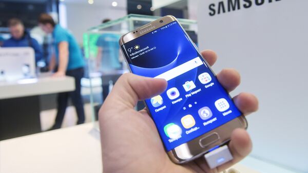 Smartphone Samsung - Sputnik Azərbaycan